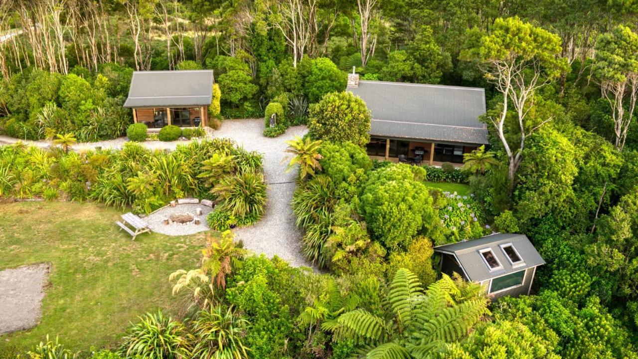 Paparoa Beach Hideaway With Hot Tub Barrytown Екстериор снимка