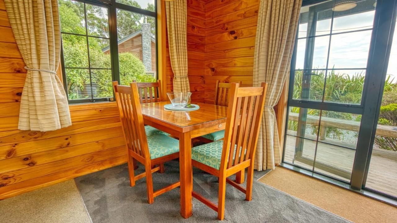 Paparoa Beach Hideaway With Hot Tub Barrytown Екстериор снимка